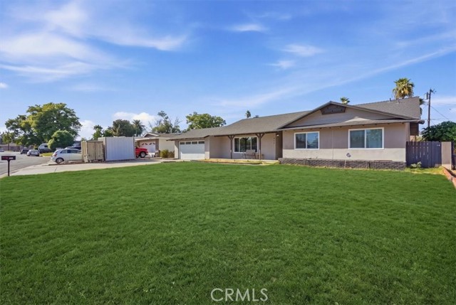 418 E Margarita Rd, Rialto, CA 92376 photo 2
