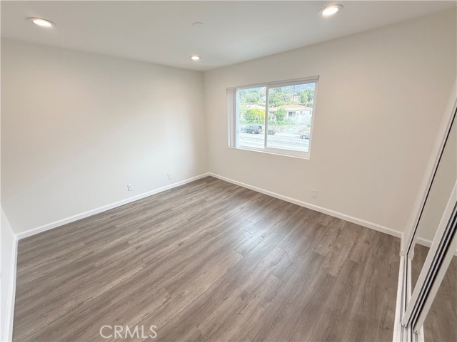 Detail Gallery Image 6 of 11 For 3016 Honolulu Ave #8,  Glendale,  CA 91214 - 2 Beds | 2 Baths