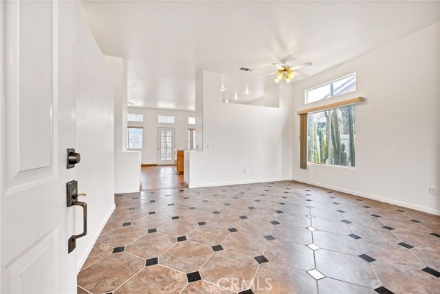 Detail Gallery Image 8 of 57 For 44268 Galicia, Hemet,  CA 92544 - 3 Beds | 2 Baths