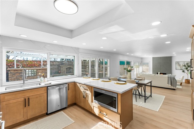 Detail Gallery Image 9 of 50 For 25496 Coral Wood, Lake Forest,  CA 92630 - 5 Beds | 3 Baths