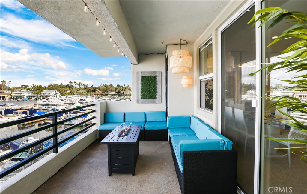 https://media.crmls.org/medias/87e0a37b-d857-4ecb-9db3-10907f422e67.jpg?preset=X-Large