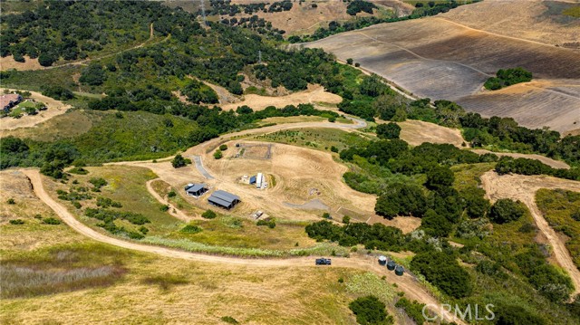680 Spring Canyon Lane, Nipomo CA: https://media.crmls.org/medias/87e16397-5ce0-47ce-86e8-84f1bd539729.jpg