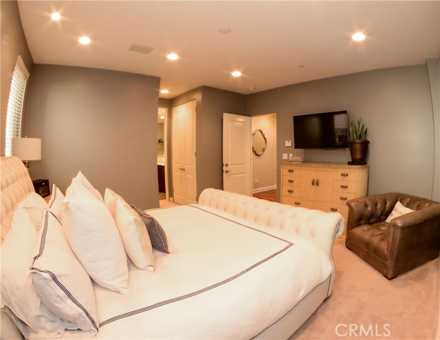 621 Pacific Coast Highway, Redondo Beach, California 90277, 4 Bedrooms Bedrooms, ,3 BathroomsBathrooms,Residential,Sold,Pacific Coast,SB17030895