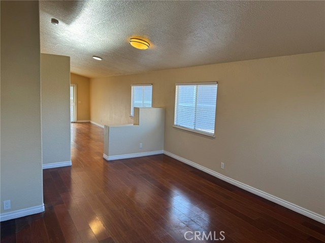 Detail Gallery Image 3 of 22 For 12620 White Fir Way, Victorville,  CA 92392 - 4 Beds | 2 Baths