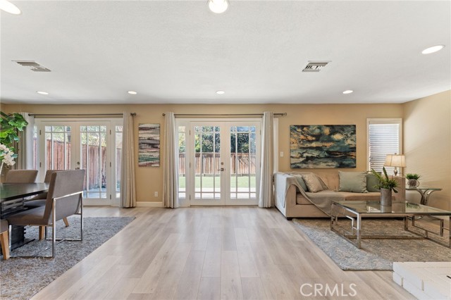 Detail Gallery Image 7 of 57 For 21 Queens Wreath, Irvine,  CA 92612 - 4 Beds | 2/1 Baths