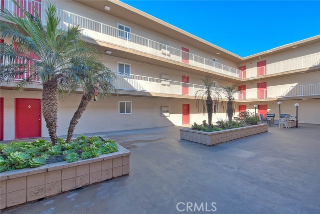 Detail Gallery Image 22 of 24 For 15 15th St #13,  Hermosa Beach,  CA 90254 - 2 Beds | 2 Baths