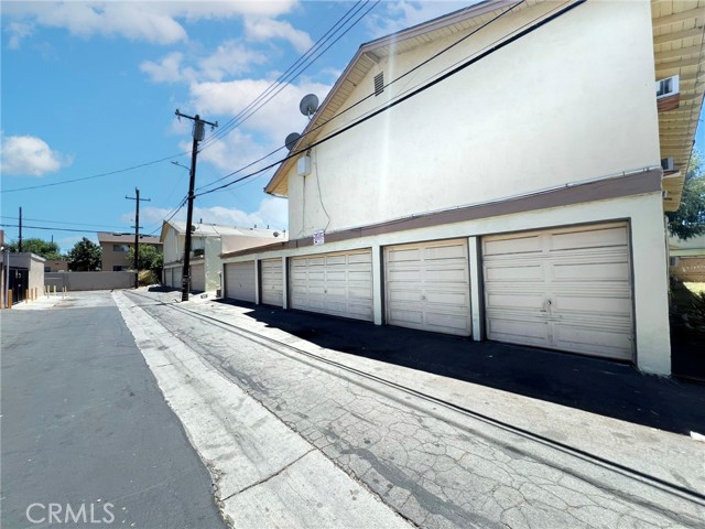 Detail Gallery Image 6 of 6 For 1807 W Sumac Ln, Anaheim,  CA 92804 - – Beds | – Baths