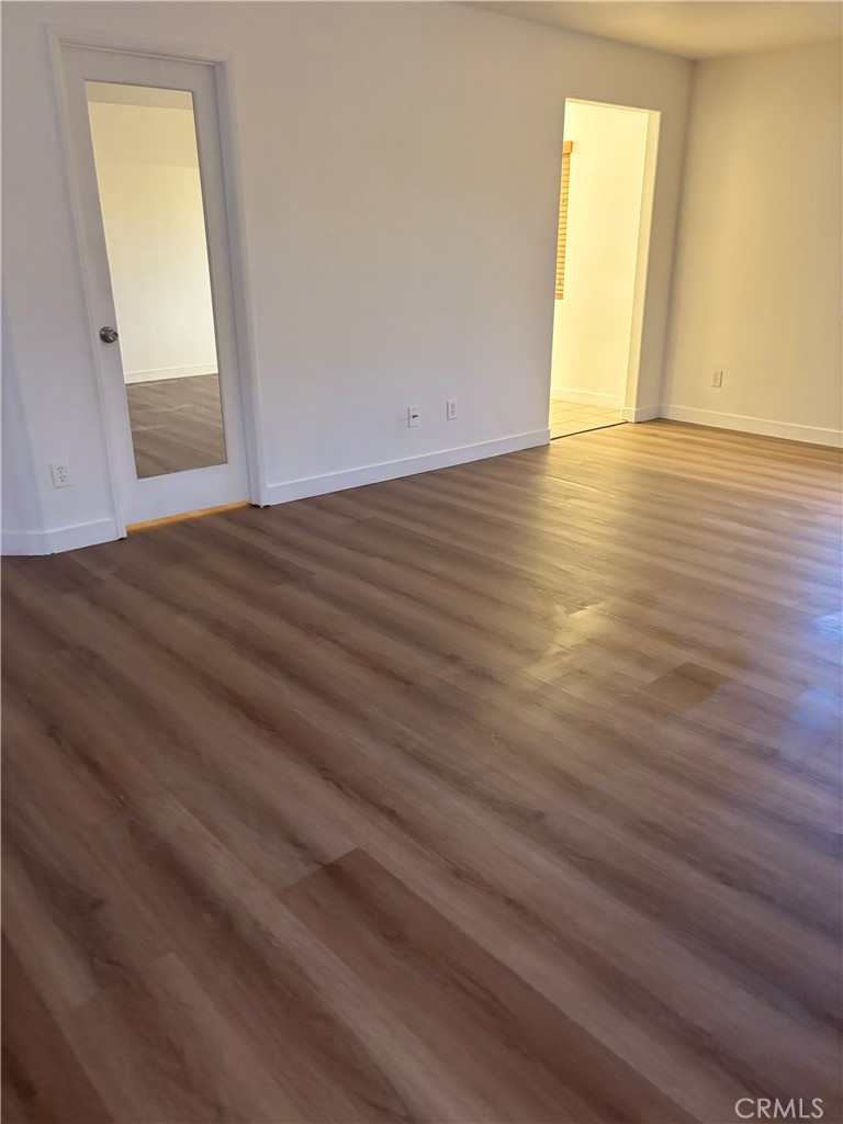 https://media.crmls.org/medias/87e6f625-594b-4d82-9332-58597edde1a5.jpg?preset=X-Large