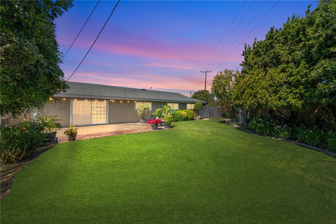 Detail Gallery Image 2 of 35 For 13262 Shasta Cir, Westminster,  CA 92683 - 4 Beds | 2 Baths