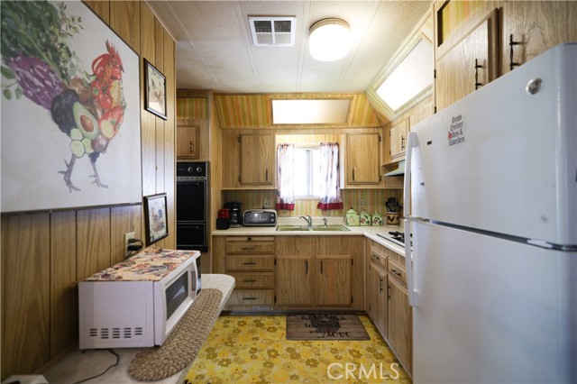 Detail Gallery Image 16 of 40 For 1801 E. Collins Ave #65,  Santa Ana,  CA 92867 - 2 Beds | 2 Baths