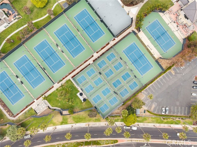6281 Pacific Pointe Drive, Huntington Beach CA: https://media.crmls.org/medias/87e7dd2f-248c-4612-8a8e-809526a1b6e6.jpg
