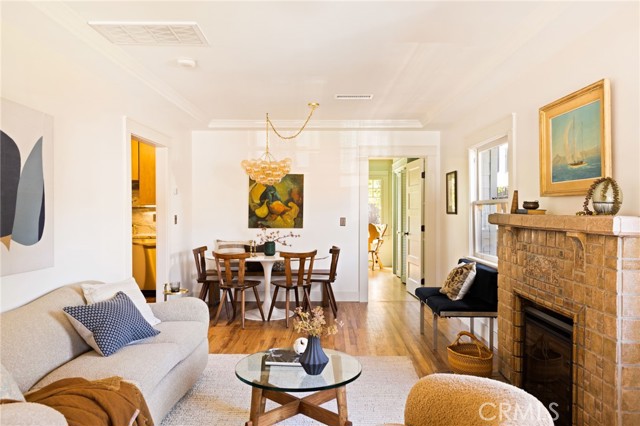 215 Branch Street, Los Angeles CA: https://media.crmls.org/medias/87e92cb8-1aa4-4af4-99b3-5fce77a26b6a.jpg