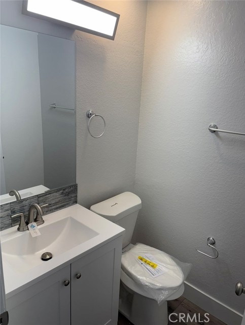 Detail Gallery Image 5 of 14 For 13750 Hubbard St #28,  Sylmar,  CA 91342 - 3 Beds | 3 Baths