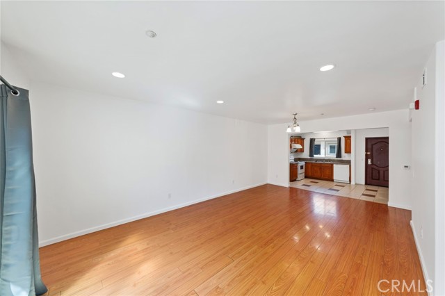 Detail Gallery Image 3 of 23 For 421 S Garfield #79,  Monterey Park,  CA 91754 - 2 Beds | 2 Baths