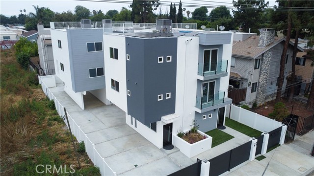 6845 N Haskell Avenue, Lake Balboa CA: https://media.crmls.org/medias/87ea9491-429d-4848-a225-dd114f8b0738.jpg