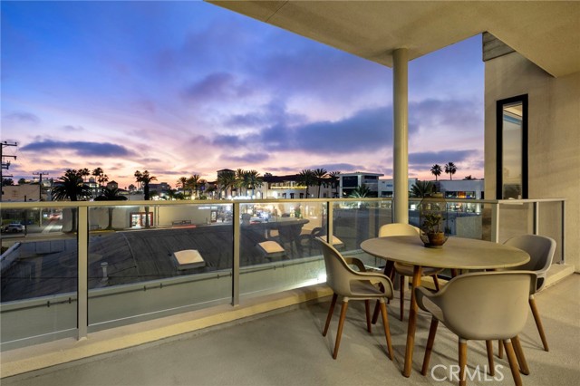 Detail Gallery Image 19 of 71 For 414 Main St #300,  Huntington Beach,  CA 92648 - 2 Beds | 2/1 Baths