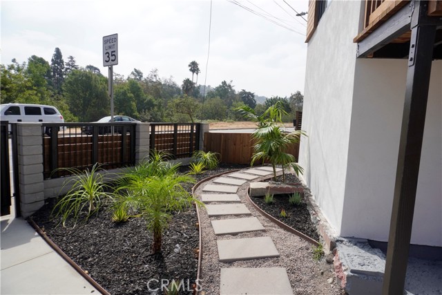 Detail Gallery Image 5 of 55 For 4847 Marmion Way, Los Angeles,  CA 90042 - 3 Beds | 1 Baths