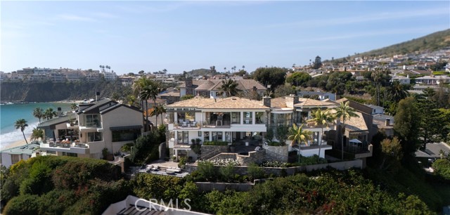 86 Emerald Bay, Laguna Beach CA: https://media.crmls.org/medias/87eb46d9-c951-4002-89d8-3338a8b64766.jpg