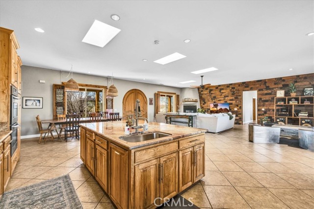 7423 Juniper Road, Joshua Tree CA: https://media.crmls.org/medias/87ec0e83-048d-4588-aa41-9b190204be44.jpg