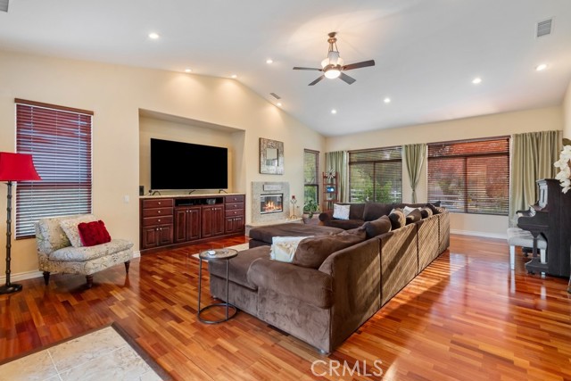 14161 Scenic View Road, Perris CA: https://media.crmls.org/medias/87ec22de-32a5-4c97-b0af-fa3cf188f17d.jpg