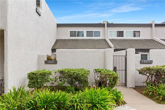 Detail Gallery Image 2 of 40 For 18683 Maplewood Cir #84,  Huntington Beach,  CA 92646 - 3 Beds | 2 Baths