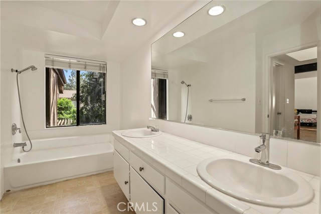 Detail Gallery Image 23 of 38 For 33 Northwoods Ln, La Crescenta,  CA 91214 - 3 Beds | 2/1 Baths