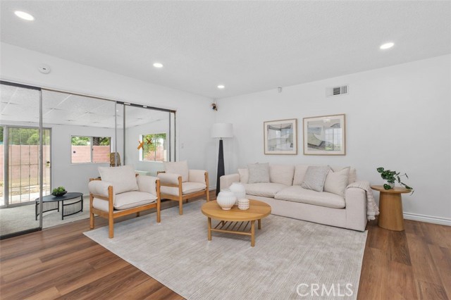 Detail Gallery Image 5 of 31 For 1301 S Courtney Ave, Fullerton,  CA 92833 - 3 Beds | 2 Baths