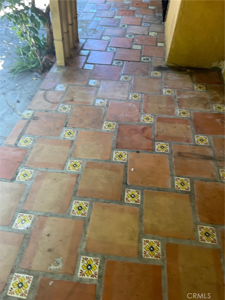 https://media.crmls.org/medias/87ee5017-3577-49f7-bb24-0affdf169be4.jpg?preset=X-Large