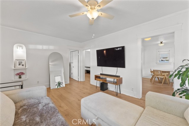 Detail Gallery Image 3 of 12 For 1724 E 8th, Long Beach,  CA 90813 - 2 Beds | 1 Baths