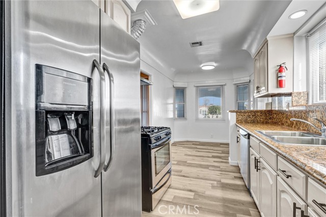 Detail Gallery Image 16 of 32 For 9807 S Denker, Los Angeles,  CA 90047 - 3 Beds | 2 Baths