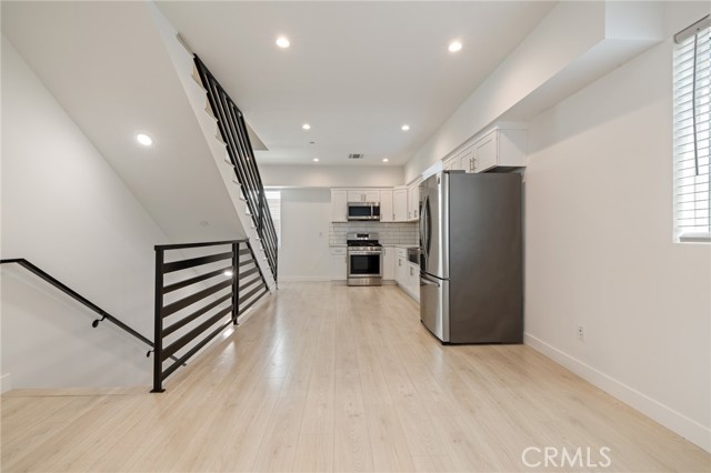 Detail Gallery Image 9 of 53 For 1143 Irolo St, Los Angeles,  CA 90006 - 12 Beds | 14 Baths
