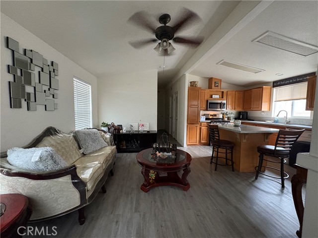 Detail Gallery Image 2 of 6 For 1460 E 6th St #4,  Beaumont,  CA 92223 - 2 Beds | 2 Baths