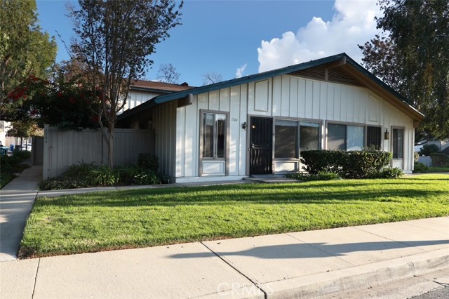 Detail Gallery Image 2 of 12 For 1744 Orinda Court, Thousand Oaks,  CA 91362 - 2 Beds | 1 Baths