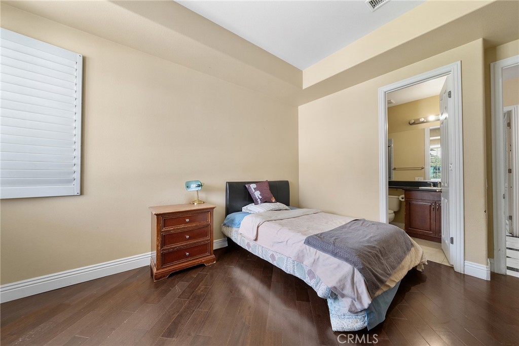 MLS #WS26176825 image #35