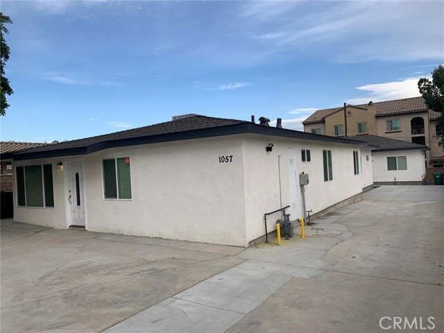 1057 circle city dr Circle, Corona CA: https://media.crmls.org/medias/87f14080-fba8-4255-93e1-f8f26c264721.jpg