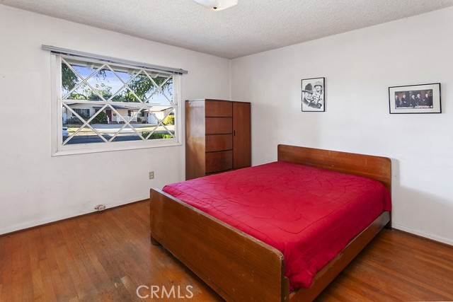 22330 Cantara Street, Canoga Park CA: https://media.crmls.org/medias/87f1e5f5-dcde-48f5-b0b4-8ff4a0e24625.jpg
