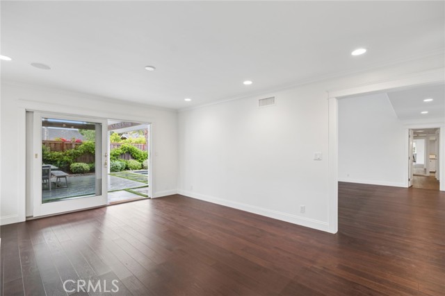 Detail Gallery Image 11 of 32 For 1915 Windward Ln, Newport Beach,  CA 92660 - 5 Beds | 3/1 Baths