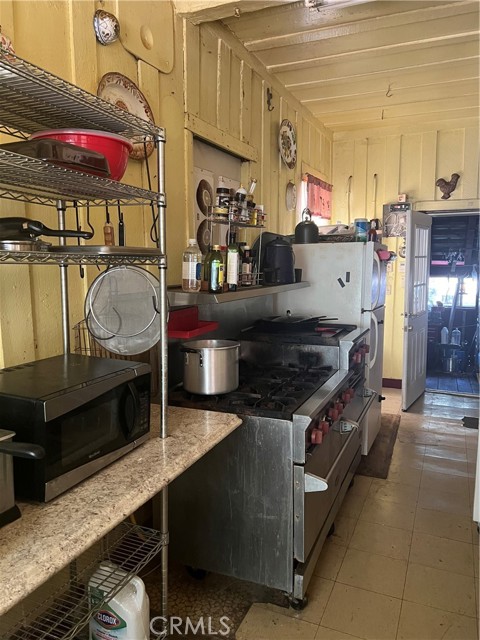 18727 Skyway, Stirling City CA: https://media.crmls.org/medias/87f26ce0-3a51-4932-8917-3b566a4515ef.jpg