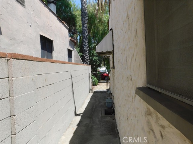 10852 Otsego Street, North Hollywood CA: https://media.crmls.org/medias/87f3241f-6812-408e-bd60-2c07077f66ce.jpg