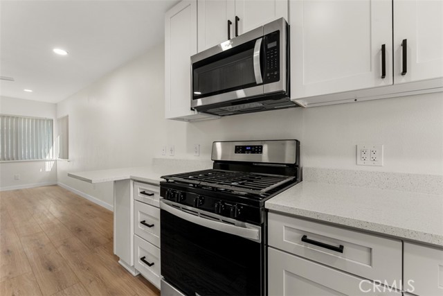 Detail Gallery Image 7 of 13 For 241 Costa Mesa St, Unit C, Costa Mesa,  CA 92627 - 2 Beds | 1 Baths