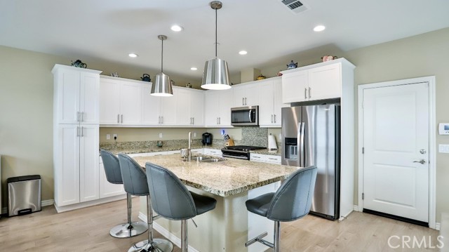 Detail Gallery Image 10 of 45 For 4693 Holly Ave, Long Beach,  CA 90805 - 3 Beds | 2/1 Baths