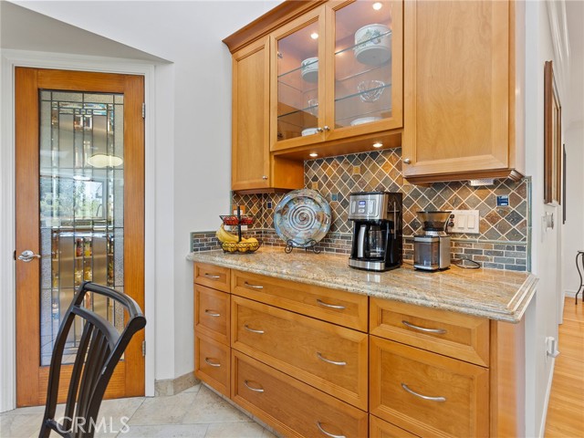 Detail Gallery Image 7 of 72 For 1012 N Sunset Canyon Dr, Burbank,  CA 91504 - 3 Beds | 2 Baths