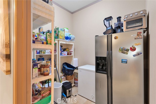 4575 Kreuer Road, Phelan CA: https://media.crmls.org/medias/87f36ca8-e0ea-4e9b-9128-ba3d6ede7769.jpg