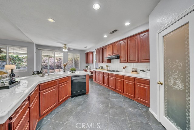 Detail Gallery Image 25 of 46 For 5722 Canoe Dr, Corona,  CA 92880 - 4 Beds | 3 Baths