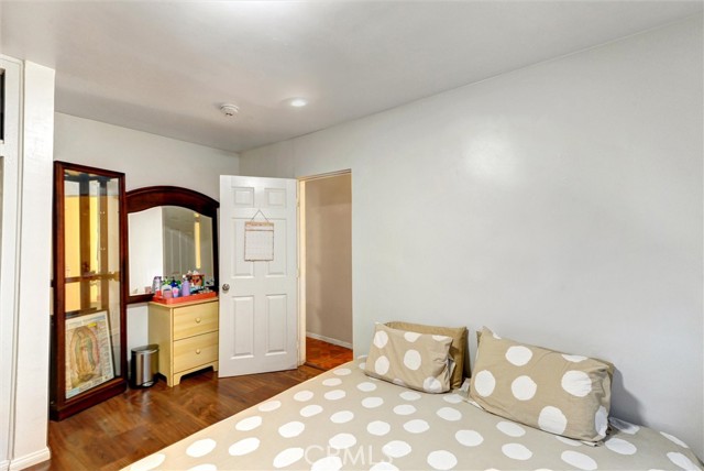 Detail Gallery Image 14 of 26 For 5864 Bonsallo Ave, Los Angeles,  CA 90044 - 4 Beds | 2 Baths