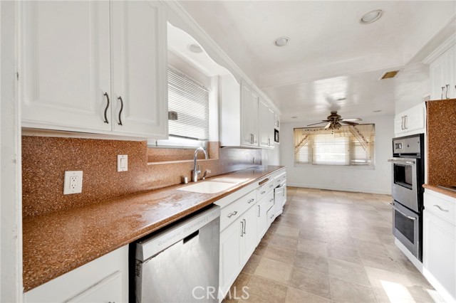 Detail Gallery Image 13 of 32 For 3866 Westside Ave, Los Angeles,  CA 90008 - 2 Beds | 2/1 Baths