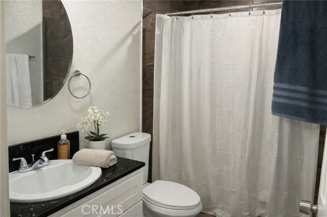 Detail Gallery Image 5 of 9 For 975 E Avenue B, Blythe,  CA 92225 - 5 Beds | 3 Baths