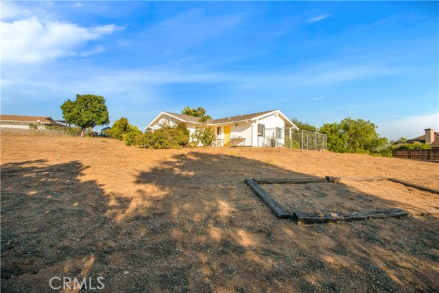 711 Tumble Creek Lane, Fallbrook CA: https://media.crmls.org/medias/87f56e2b-ecaf-4ff9-a6bd-66ae81950240.jpg