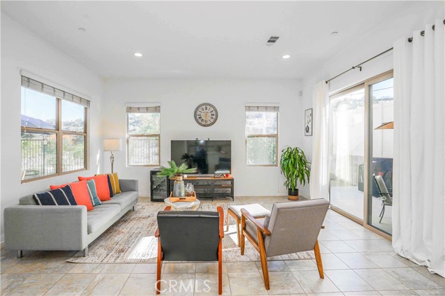 Front Image Thumbnail for CRPW25273835