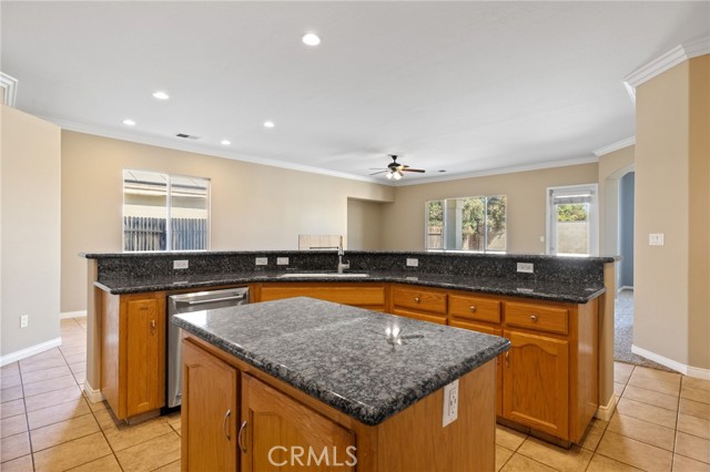 Detail Gallery Image 17 of 39 For 9600 Lake Superior Dr, Bakersfield,  CA 93312 - 4 Beds | 3/1 Baths